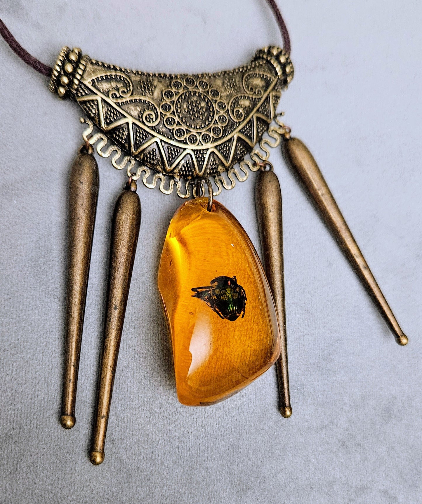 The Amber Relic Necklace