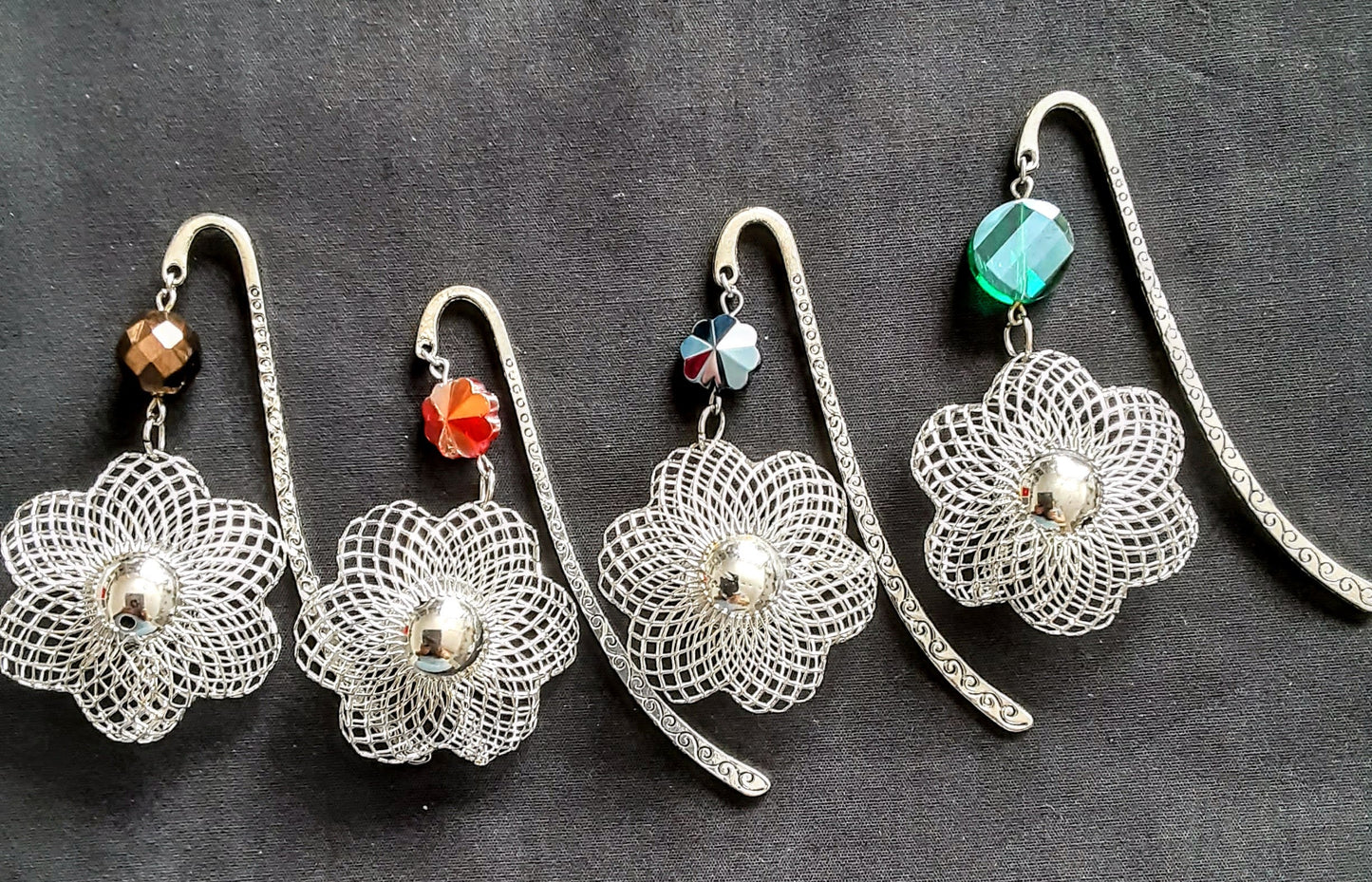 Metal Daisy Bookmark