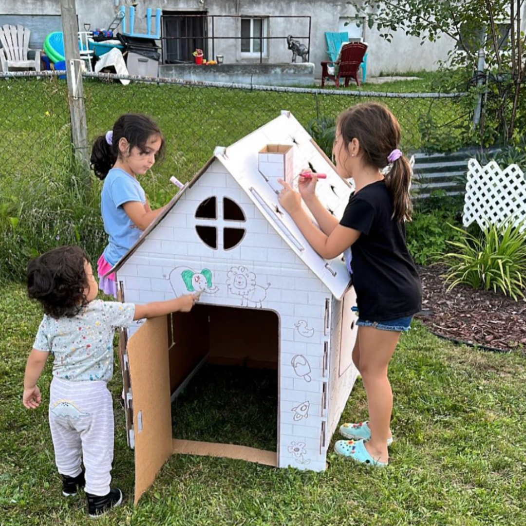 Colour your own Armenian House