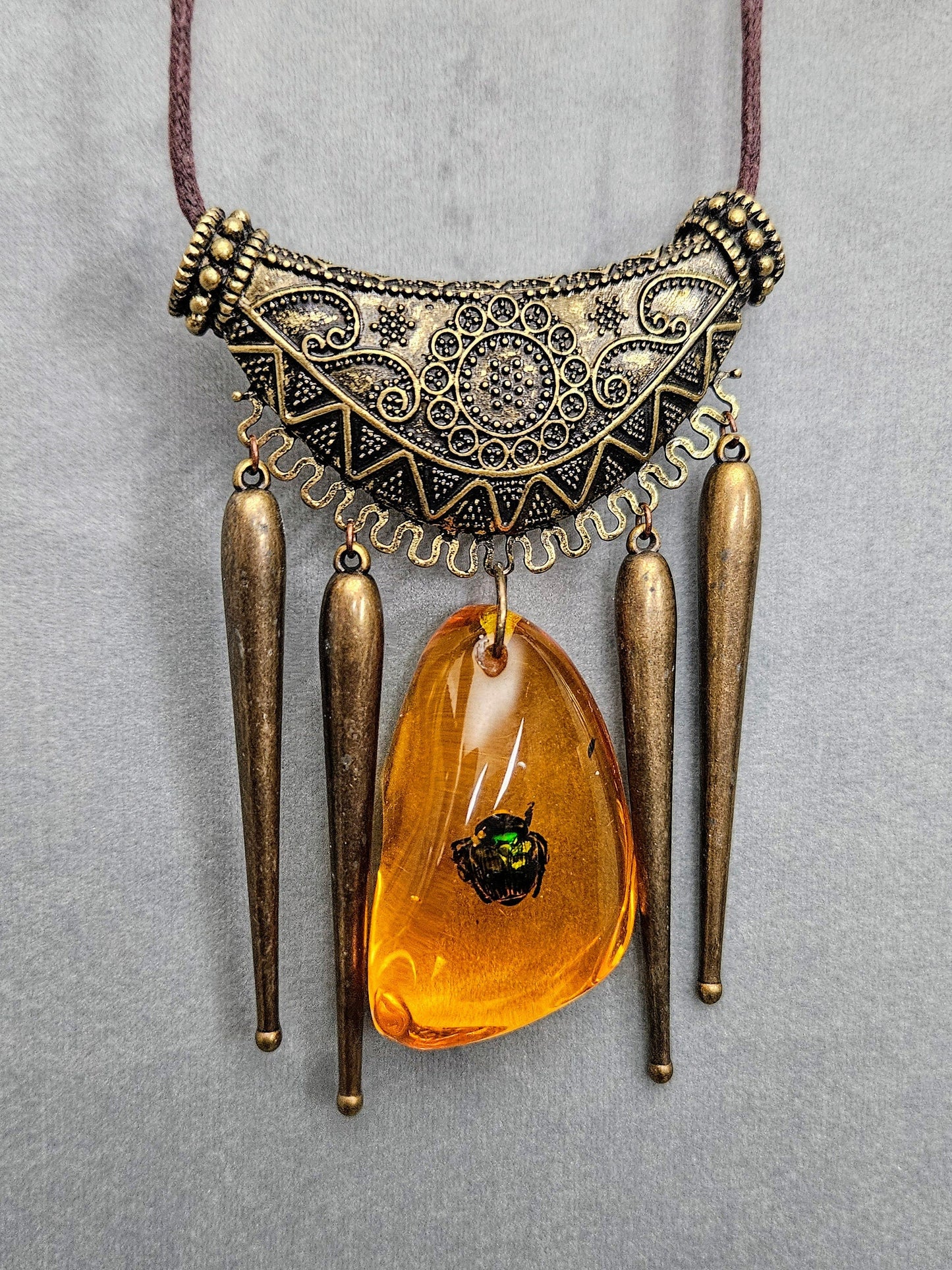 The Amber Relic Necklace