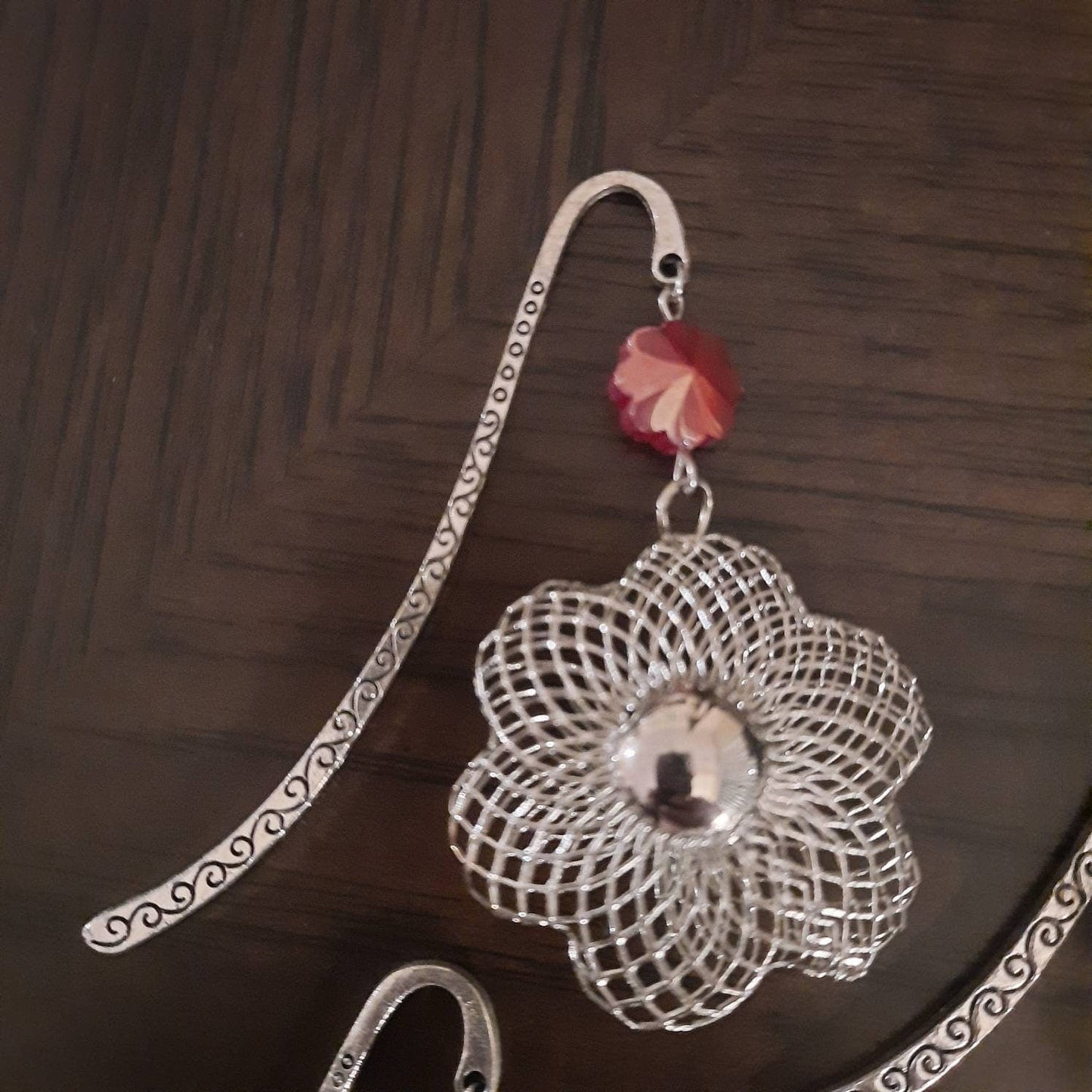 Metal Daisy Bookmark