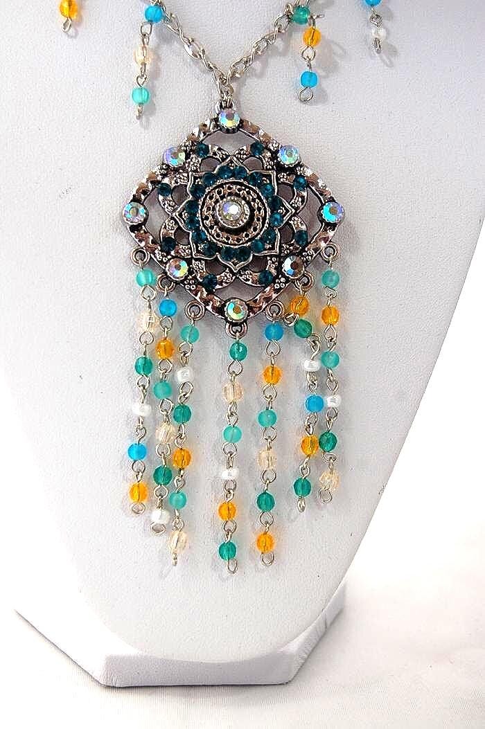 Rhinestone Pendant Necklace